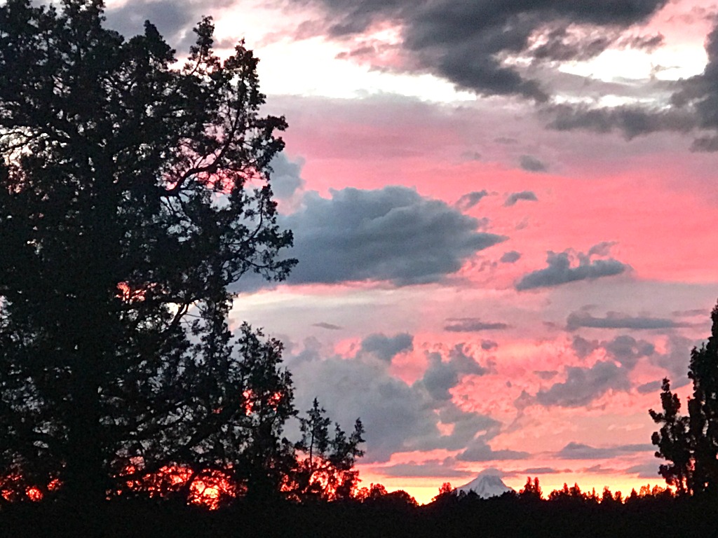 The breathtaking skies of Central Oregon